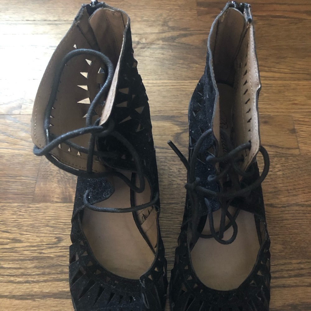 Women’s 8 1/2 dress shoes - Picture 1 of 8